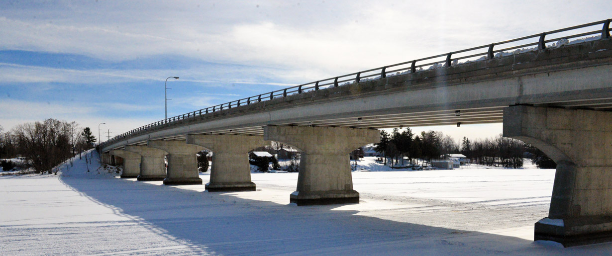 Rideau Ferry Bridge in the winter